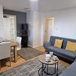 Modern 2 Bedroom Apartment