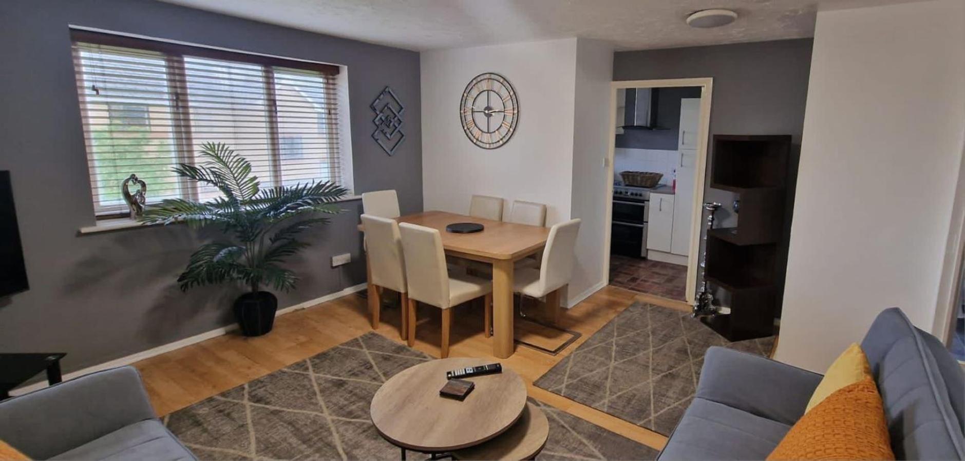 Appartamento Modern 2 Bedroom Londra